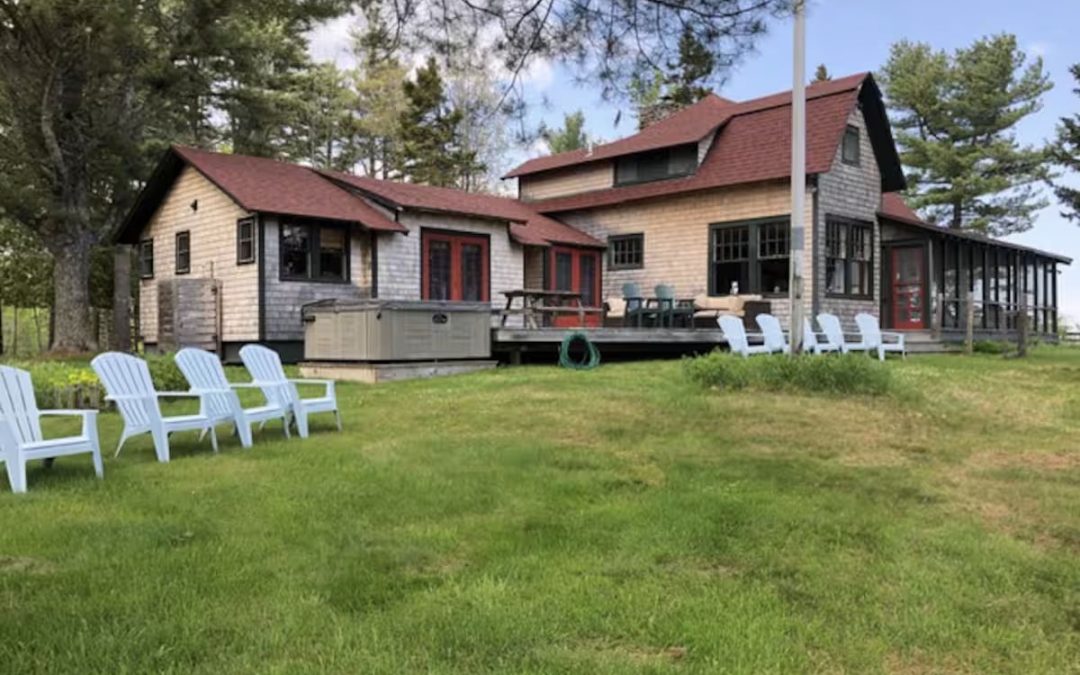 Windcliff – Classic Maine Cottage | Northport | 8BR 3.5BA